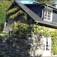 Cottage perché dans les montagnes du Mont-Saint-Michel、Beauficelのホテル