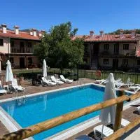 APARTAMENTOS DOÑA JIMENA DEL AMBROZ 4 Estrellas complejo único en el centro del pueblo, hotel u gradu Ervas