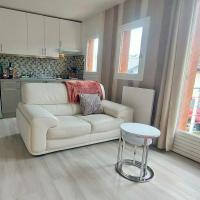 Maison avec sous sol indépendant et parking à 2km de Versailles, hotel cerca de Aeropuerto de Toussus Le Noble - TNF, Buc