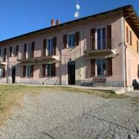 casa Berzano, hotel v destinaci Vallegioliti