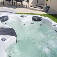 Le Béluga spa Aéroport Nantes Bouguenais Rezé、ブーグネのホテル