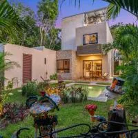 Private Tulum Villa in Exclusive Secured Community, hotel near Tulum Naval Air Station - TUY, Tulum
