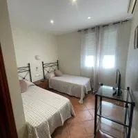 HOSTAL CHIQUININO II, hotel i Higuera la Real