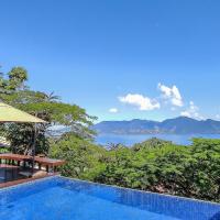 Casa com piscina e vista para o mar em Ilhabela, hotel em Praia da Armacao, Ilhabela