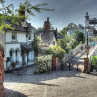 Beautiful period cottage, exceptional riverside location in the heart of Chester