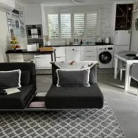 Luxury Boutique Self-Contained Private Granny Flat, hotel en Ormeau