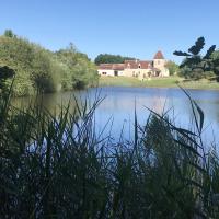 Hotel The Originals Le Manoir de Pierre Levée โรงแรมในTournon-Saint-Martin