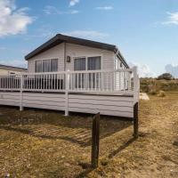 Beautiful 8 Berth Lodge For Hire At Kessingland Beach In Suffolk Ref 90012td