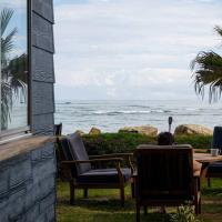 Norm's Place + Waterfront House + Beachfront, khách sạn ở Amity Point