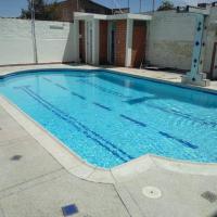 Casa con piscina para descanso, מלון ליד שדה התעופה אנטוניו נאריניו - PSO, Chachagüí