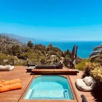 5 acres pool/spa, walk to all Big Sur has to offer, hotel en Big Sur