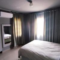 Labas Travellers Guesthouse, hotel in Jozini