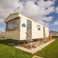 Superb Caravan At Valley Farm Holiday Park In Essex Ref 46524v, hotel in Great Clacton