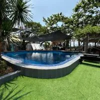 Generosa Beach Club, hotel em Bauang