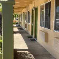 Holiday Motel، فندق في مورغان هيل