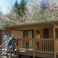 CAMPING RESORT LA TRAPERA, hotel sa Pradoluengo