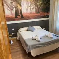 Hostal Restaurante Río Ubierna, hotel en Quintanilla-Vivar