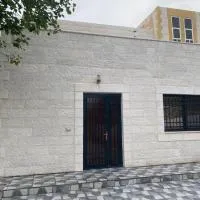 Moon Apartments, viešbutis mieste Džarašas