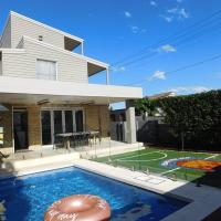 Clovelly Beach House with Pool