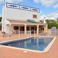 Villa with 4 bedrooms / Pool / Quiet Area / WiFi