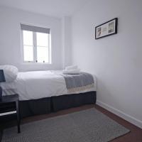4ft Double bed with Parking & Wi-fi in Modern Townhouse in Long Eaton