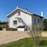 Attractive holiday home in Valigny with private pool