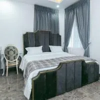 Viesnīca Phoenix Luxury Apartments pilsētā Abudža