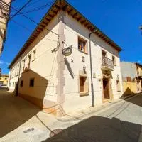 Posada Rural Los Leones, hotel em Berlanga de Duero