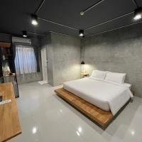 Loft Space Hotel, hotel en Ranong