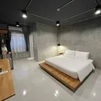 Loft Space Hotel, hotel u gradu 'Ranong'
