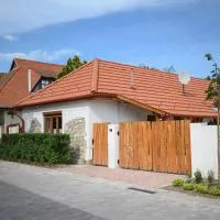 Nana’s Vendégház, хотел в Мад