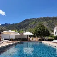 Hotel Berne، فندق في مانتيغاز
