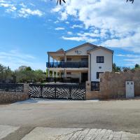 VILLA APARTMENTS FILIP, hôtel à Starigrad-Paklenica