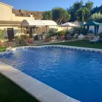 Cortijo Esquina B&B Guesthouse، فندق في Arboleas