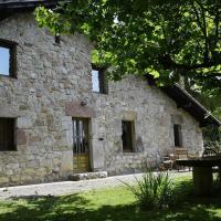 Etxetxobarri, caserío independiente con vistas a la crestería de Anboto