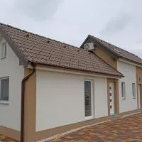 Vadgalamb Apartmanház, hotel v mestu Lipót