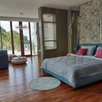 Bougenville Villa, hotel in Mangsit