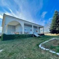 Peaceful cottage with incredible panoramic view、Ipsilónのホテル
