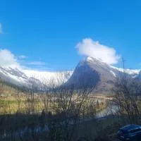 Fjærland Våteviksvegen 17, готель у місті Bøyum