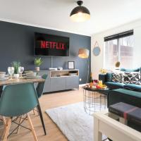 Central MK House with Free Parking, Fast Wifi, and Smart TV with Xbox, Sky TV Packages and Netflix by Yoko Property