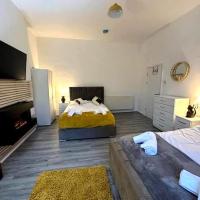 Stratford Stay - sleeps up to 9 near City Centre with parking, hotel in Balti Triangle, Birmingham