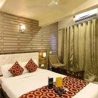Hotel Western Court, hotel di Boisar