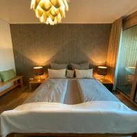 Gemütliches Doppelzimmer mit Balkon und Saunaoption Nordschwarzwald, hotel en Simmersfeld