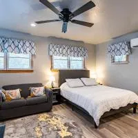 Sea Cave, OBX gem, private studio, couple's nest!, ξενοδοχείο σε Kill Devil Hills