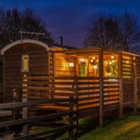 Hillside View Shepherds Hut - Ockeridge Rural Retreats