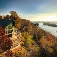 Eagles Landing- 5 bedroom 5 bath sleeps 15 Hot Tub, hotel near Chuathbaluk Airport - CHU, De Soto