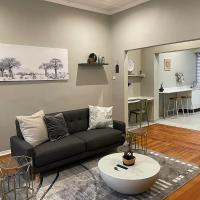 Modern Apartment - 2081، فندق بالقرب من Bulawayo Airport - BUQ، بولاوايو