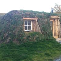 Modern turf house, hotel near Hammerfest Airport - HFT, Kokelv