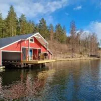 Boathouse, hotel v destinaci Mjällom