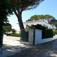 Appartamento in Villa Valentini- Fronte mare, Giardino e Parcheggio privato, WIFI, dotato di tutti i confort, nel Cuore del Golfo di Gaeta, hotel v destinaci Minturno